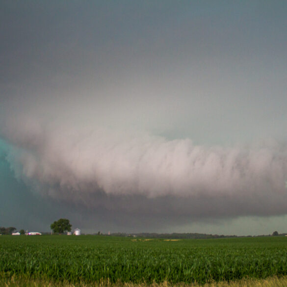 Inflow tail and small funnel near Edyville, IA