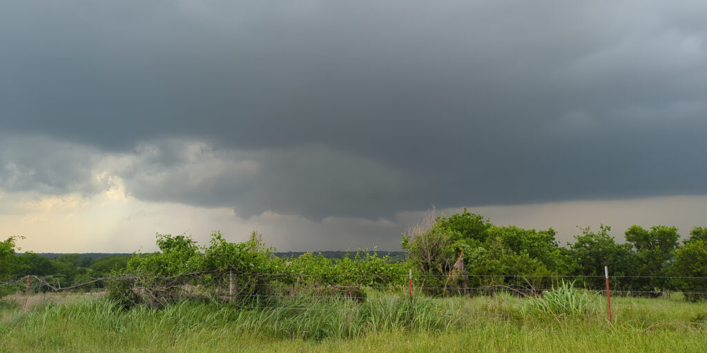 Wall Cloud just West of Pauls Valley 5:24 pm CDT